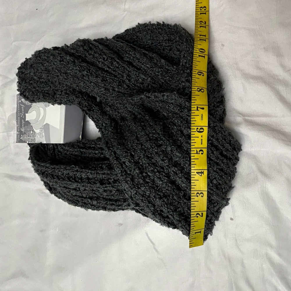 LOOP SCARF - Picture 2 of 11